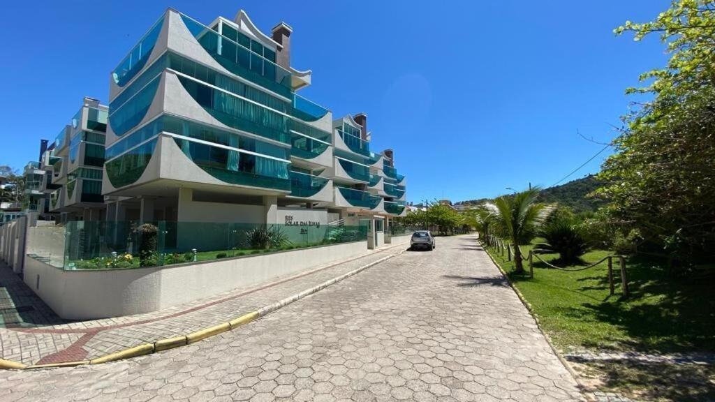 Solar Das Ilhas - Aconchegante Apartamento Na Linda Praia De 4 Ilhas 봄비나스 외부 사진